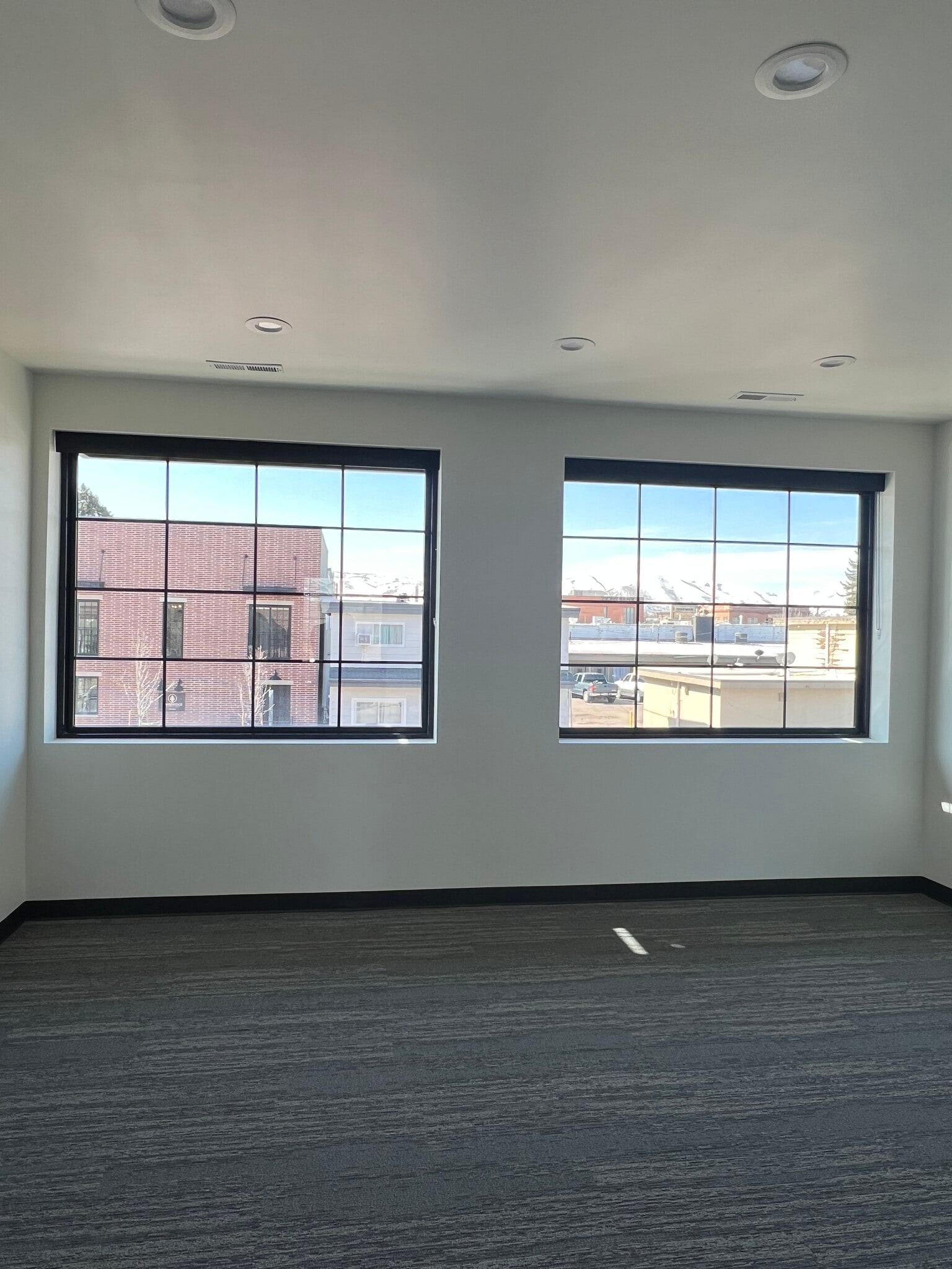 37 E 100 N, Heber City, UT for lease Interior Photo- Image 1 of 15