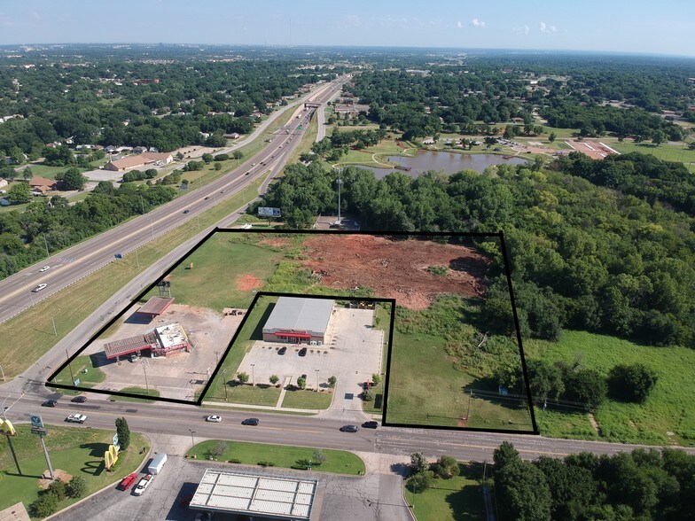 2601 NE 10th St, Oklahoma City, OK for sale - Aerial - Image 3 of 6