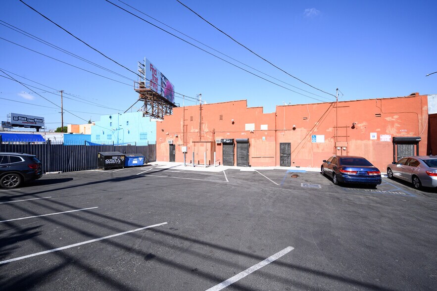 4317-4319 Crenshaw Blvd, Los Angeles, CA à louer - Photo du bâtiment - Image 3 de 3