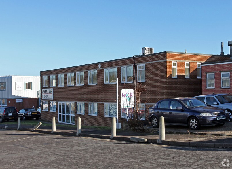 Arnhem Rd, Newbury à louer - Photo du bâtiment - Image 2 de 2