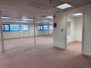 4300-4356 Caterpillar Rd, Redding, CA for lease Interior Photo- Image 1 of 12