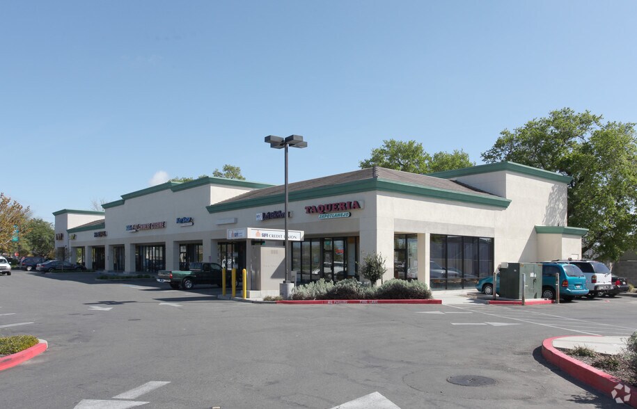 400-440 Elkhorn Blvd, Rio Linda, CA à louer - Photo du bâtiment - Image 2 de 14