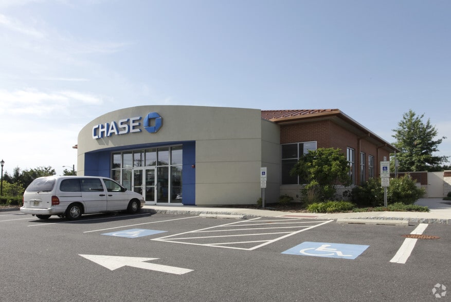 955 Highway 33, Hamilton, NJ for lease - Building Photo - Image 3 of 3