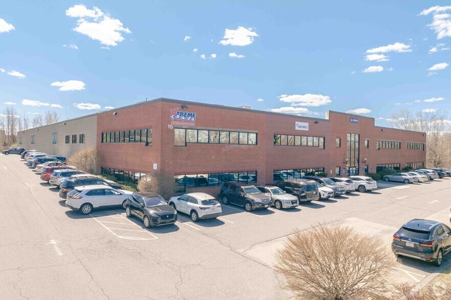 15 Presidential Way, Woburn, MA for lease - Primary Photo - Image 3 of 15