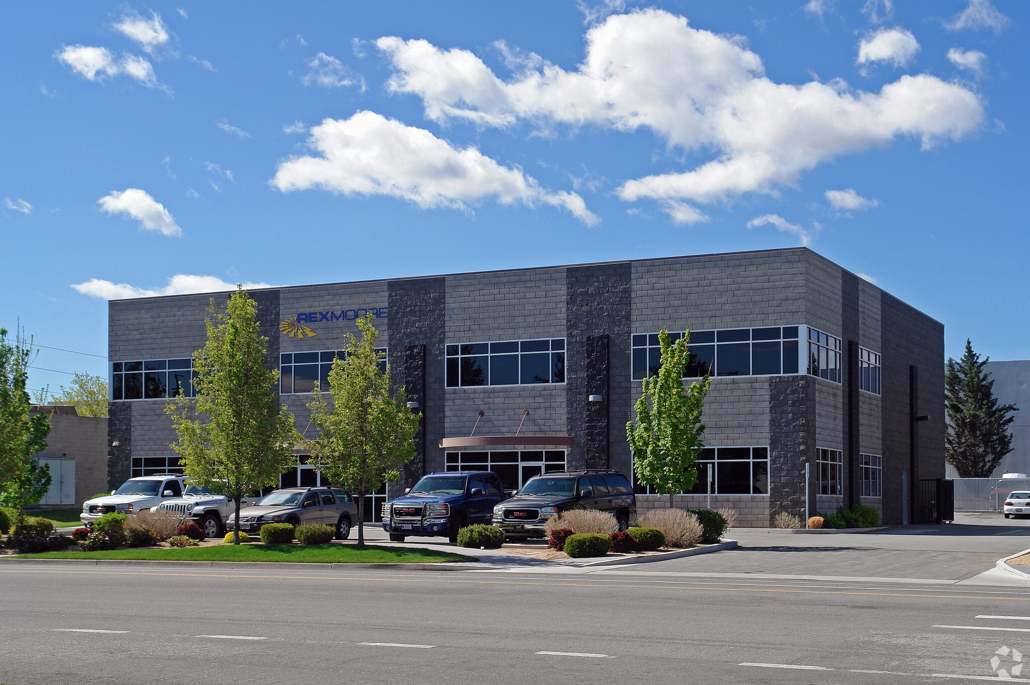 3950 Mira Loma Dr, Reno, NV for lease Primary Photo- Image 1 of 8