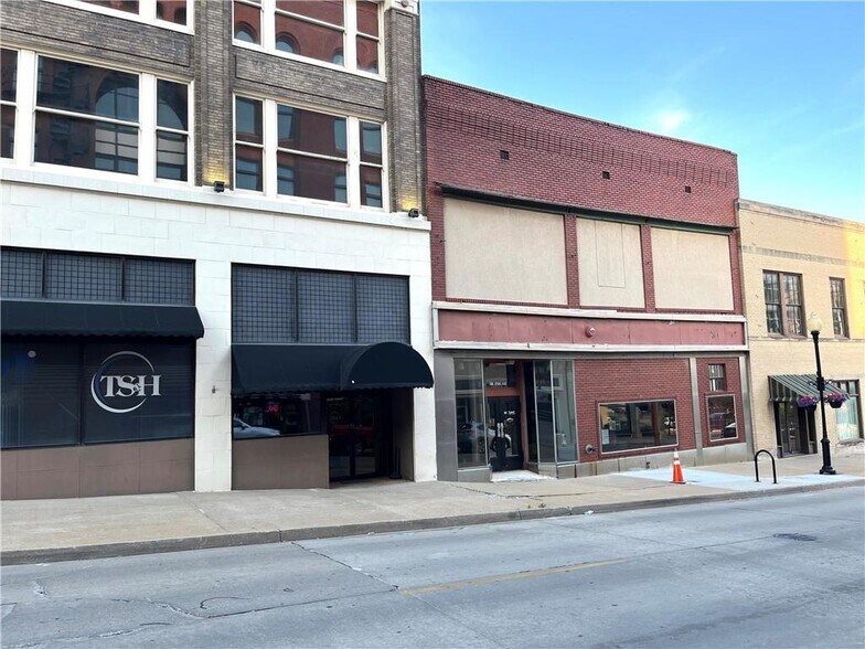 706 Felix St, Saint Joseph, MO for lease - Building Photo - Image 2 of 19