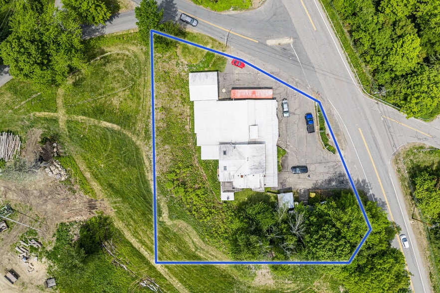 51 Goshen Rd, Williamsburg, MA for sale - Building Photo - Image 3 of 9