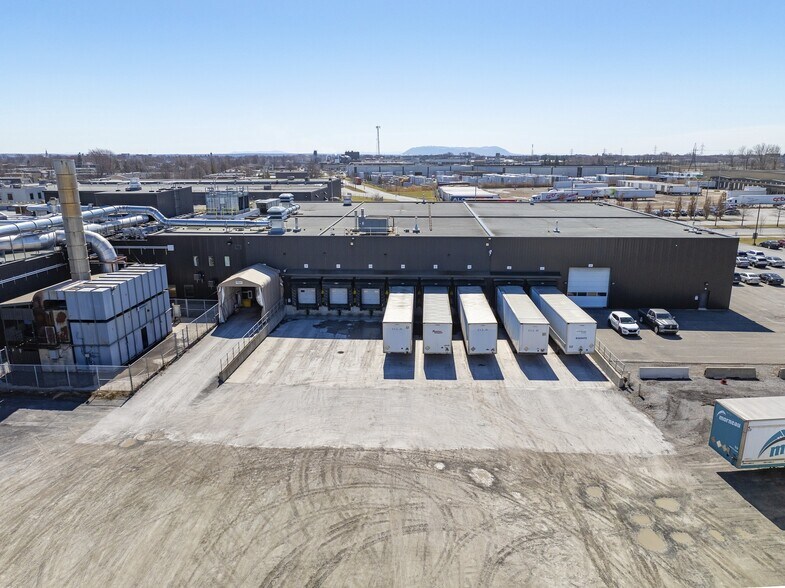 2700 Boul Casavant O, Saint-Hyacinthe, QC for sale - Building Photo - Image 2 of 7