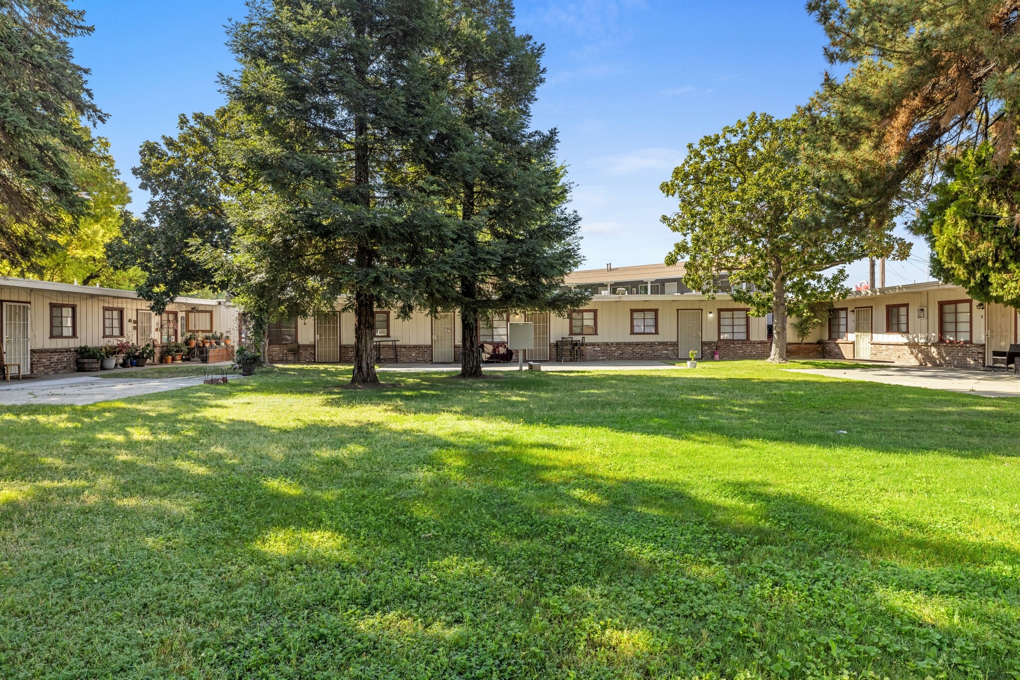 1136 Stoddard Ave, Modesto, CA for sale Primary Photo- Image 1 of 24