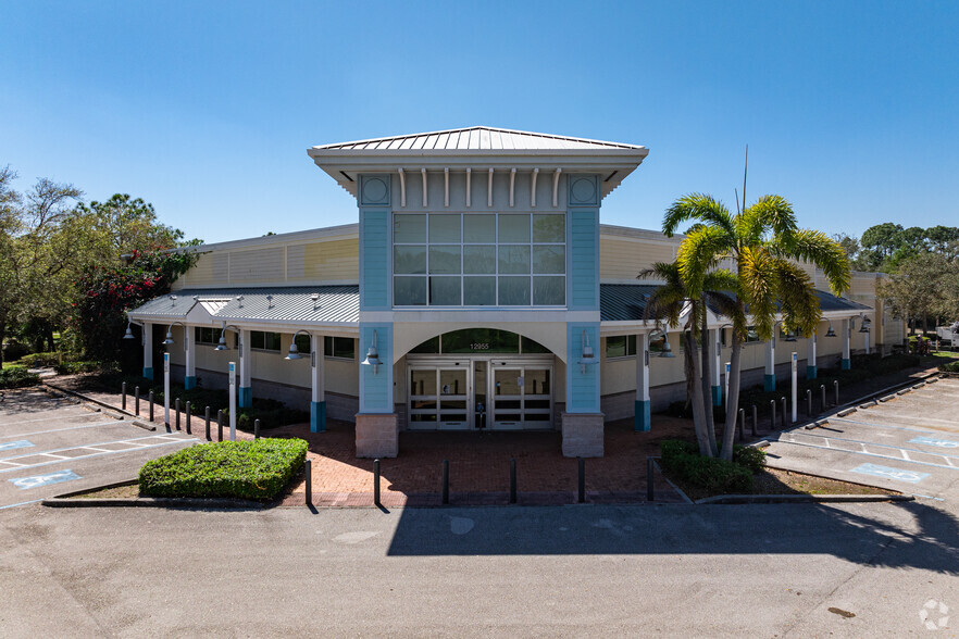 12955 Collier Blvd, Naples, FL for lease - Primary Photo - Image 1 of 21