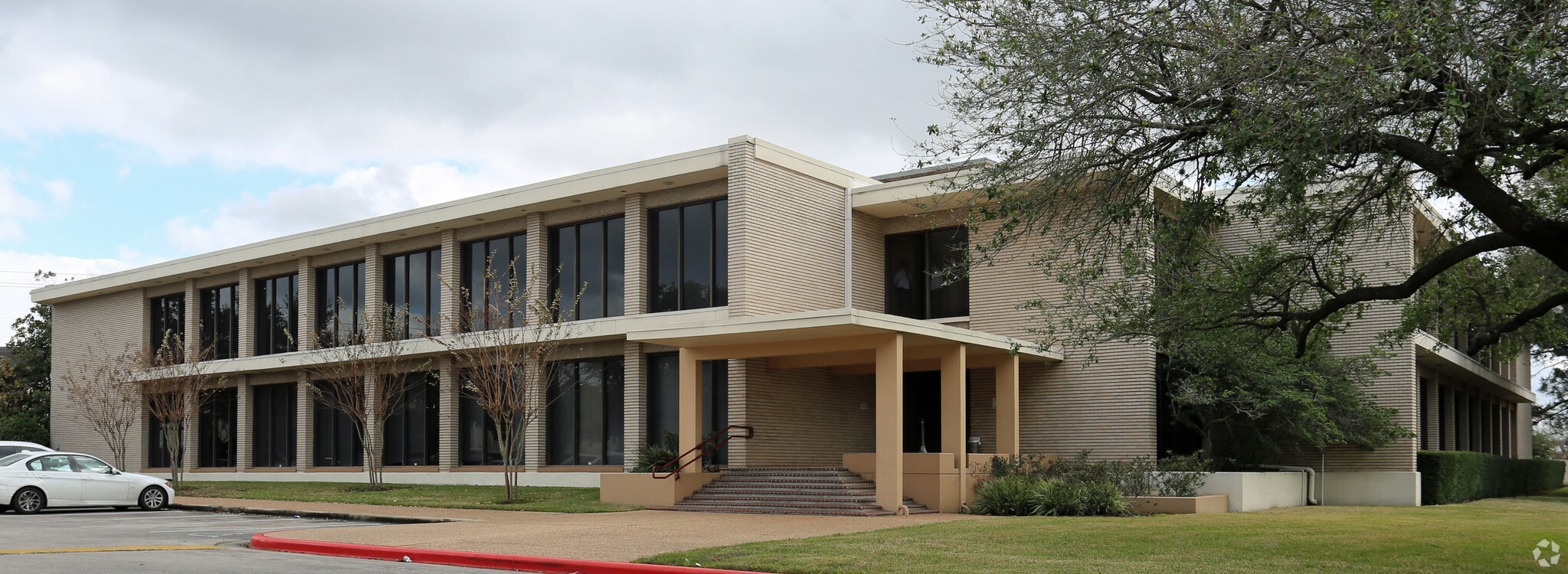 7015 Gulf Fwy, Houston, TX for sale Primary Photo- Image 1 of 1