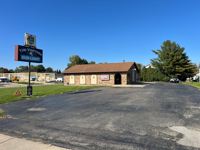 Liquor Store, Janesville, WI à vendre - Photo du bâtiment - Image 1 de 1