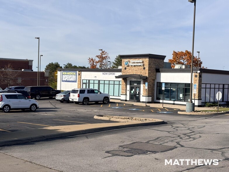 9601 Vista Way, Garfield Heights, OH for sale - Building Photo - Image 1 of 3