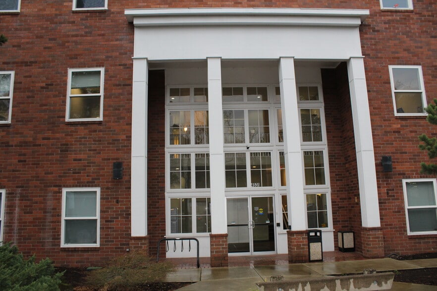 4531 SE Belmont St, Portland, OR à louer - Photo principale - Image 1 de 7