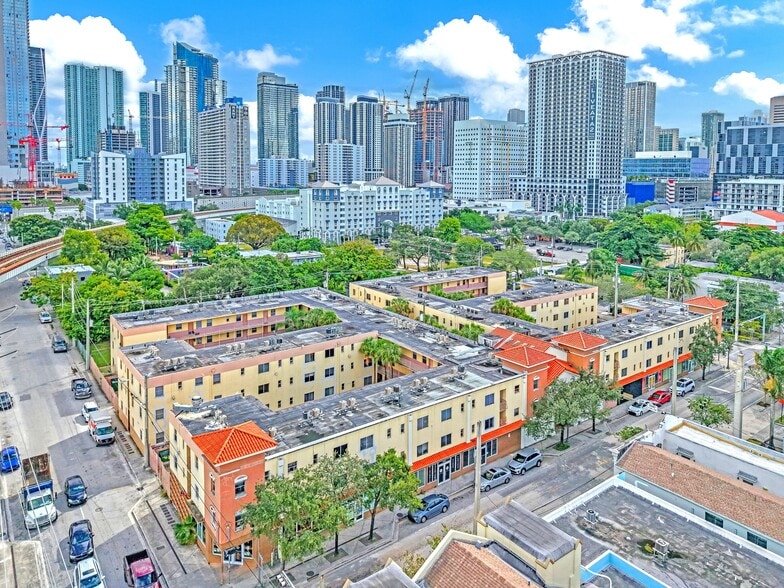 268 NW 11th St, Miami, FL for sale - Building Photo - Image 3 of 6