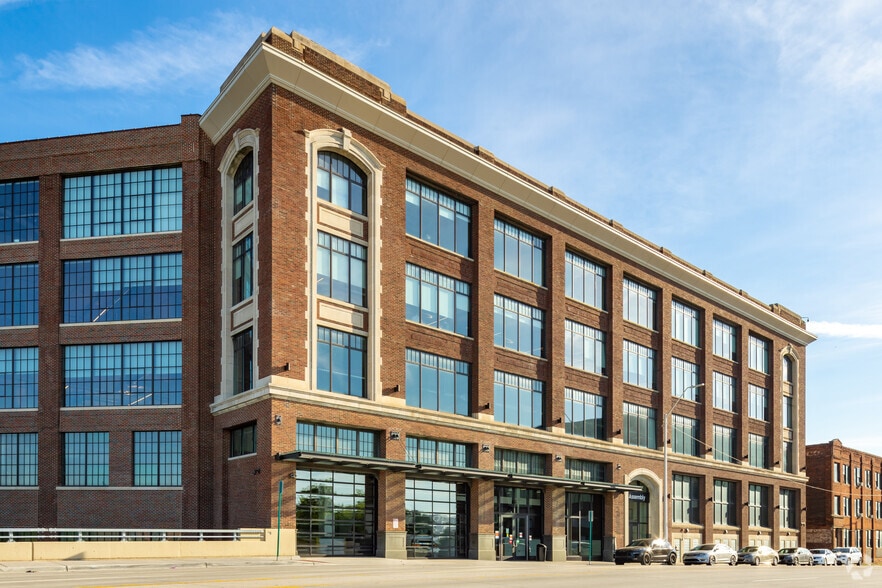 1700 W Fort St, Detroit, MI for lease - Primary Photo - Image 1 of 39