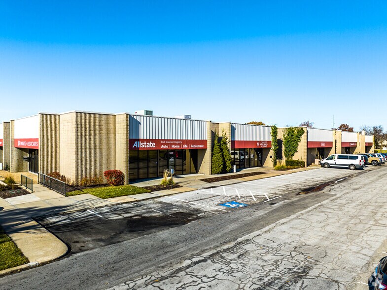6300-6418 College Blvd, Overland Park, KS à louer - Photo du bâtiment - Image 2 de 2