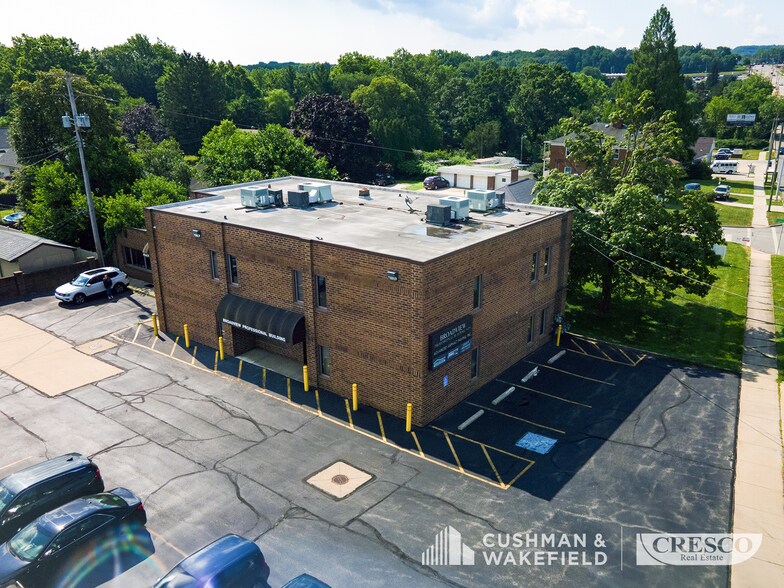 5455 Broadview Rd, Parma, OH à vendre - Photo du bâtiment - Image 1 de 7