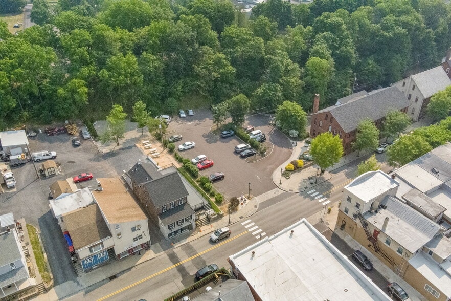 142 N Main St, Souderton, PA à louer - Aérien - Image 3 de 17