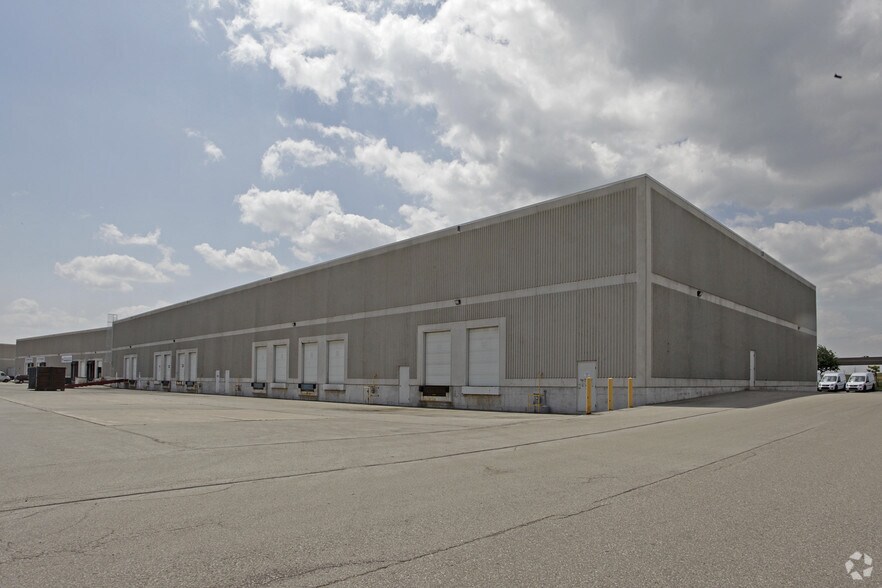 4120B Sladeview Cres, Mississauga, ON for lease - Building Photo - Image 2 of 6