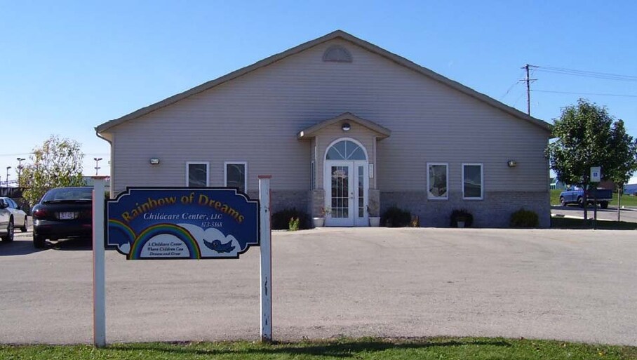 720 Nygaard St, Stoughton, WI à louer - Photo du bâtiment - Image 2 de 5