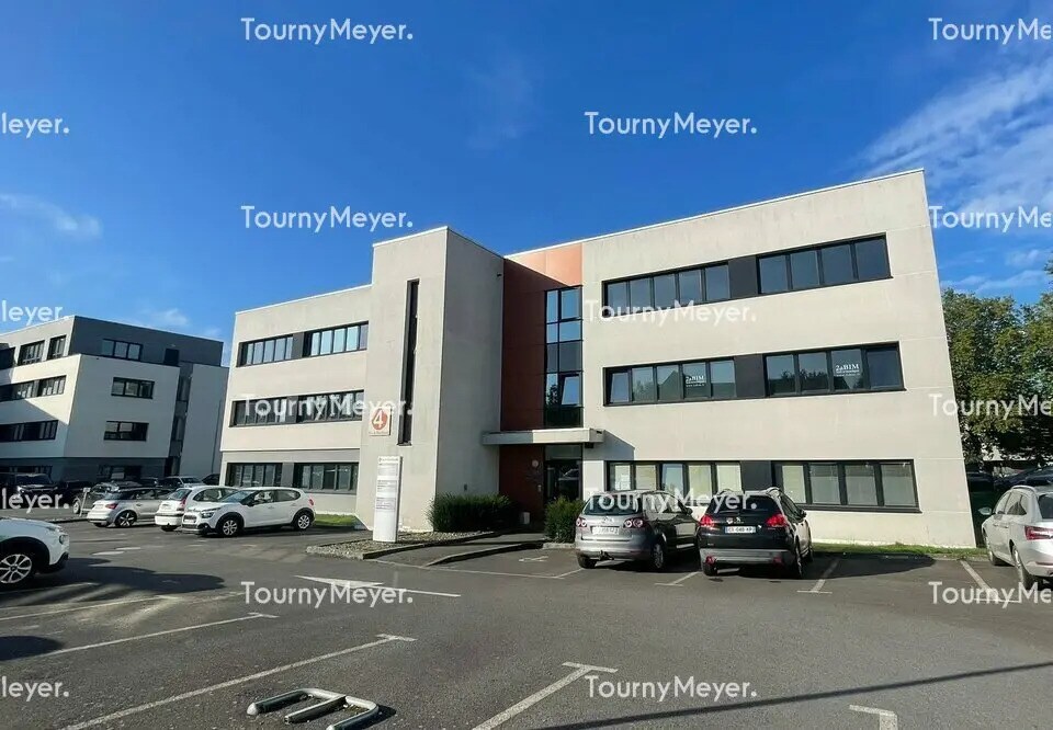 Office in Saint-Grégoire for lease Primary Photo- Image 1 of 7