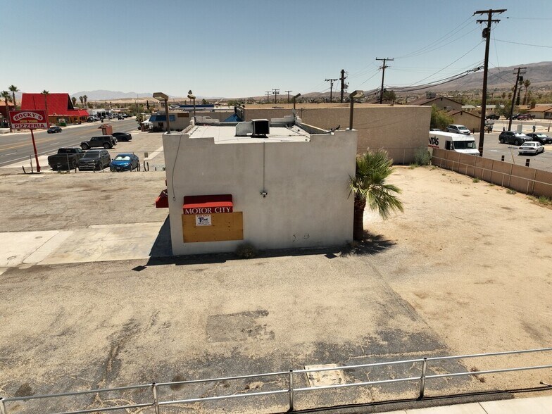 73709 Twentynine Palms Hwy, Twentynine Palms, CA à vendre - Photo du bâtiment - Image 3 de 5