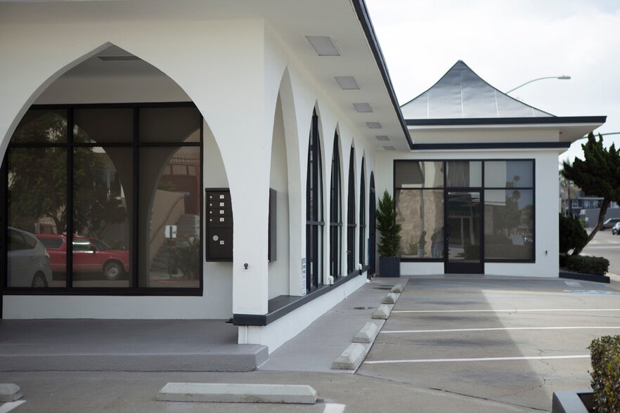 1227-1239 Scott St, San Diego, CA for lease - Building Photo - Image 2 of 5