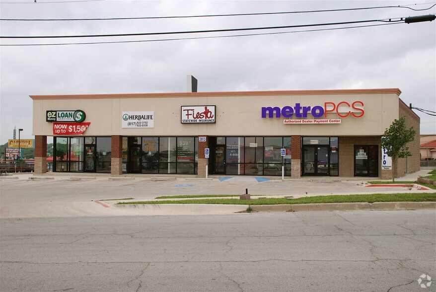 2813 N Commerce St, Fort Worth, TX à vendre - Photo du bâtiment - Image 1 de 4