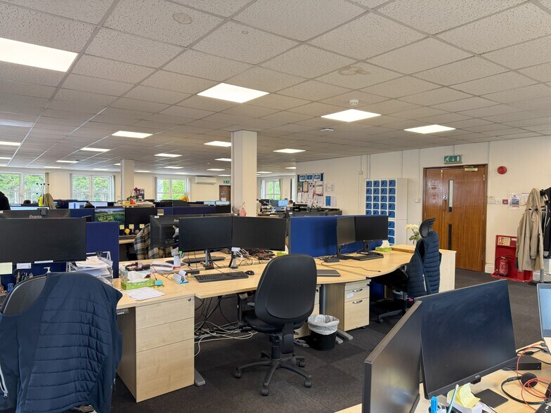 6 Pembroke Rd, Sevenoaks à louer - Photo du bâtiment - Image 3 de 4