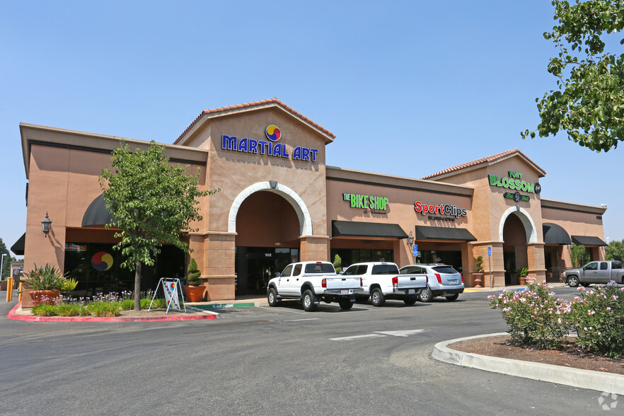 9433-9447 N Fort Washington Rd, Fresno, CA for lease - Building Photo - Image 3 of 8