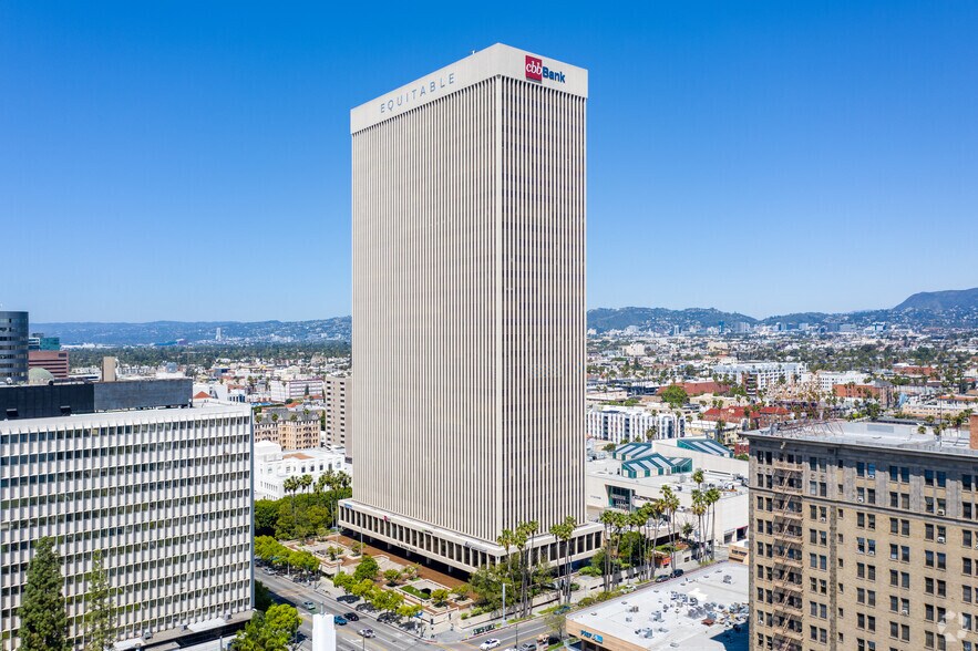 3435 Wilshire Blvd, Los Angeles, CA à louer - Photo du bâtiment - Image 2 de 10