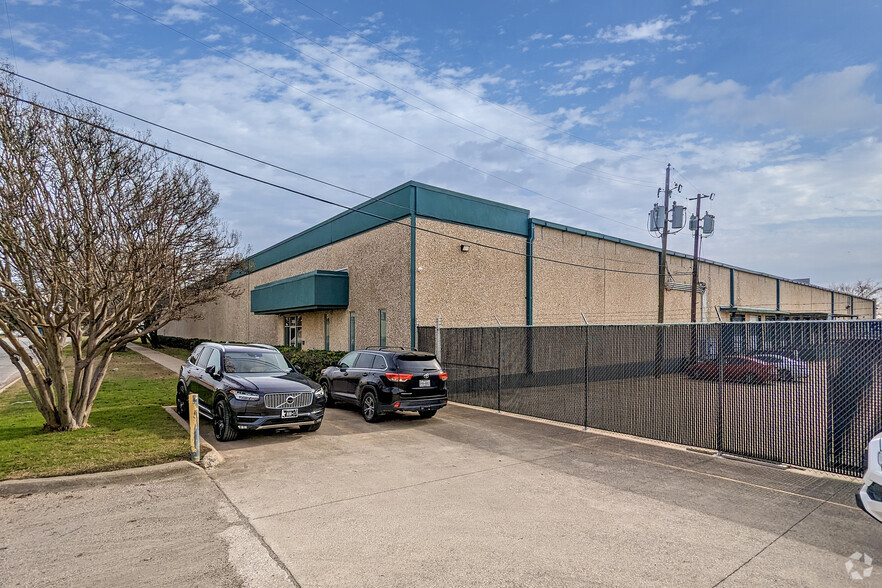 3030 Hansboro Ave, Dallas, TX for lease - Building Photo - Image 1 of 7