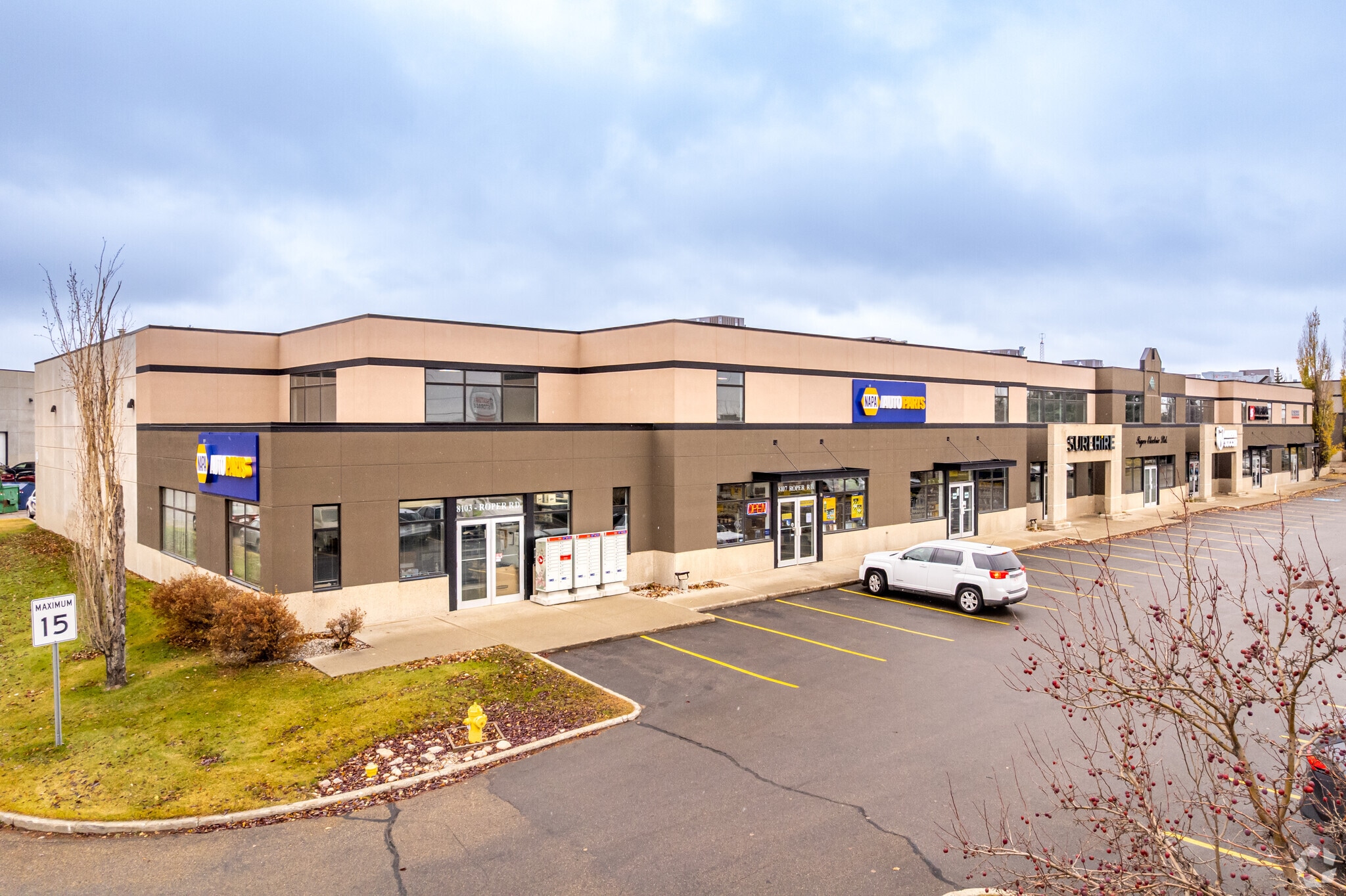 8103-8135 Roper Rd NW, Edmonton, AB for lease Primary Photo- Image 1 of 3