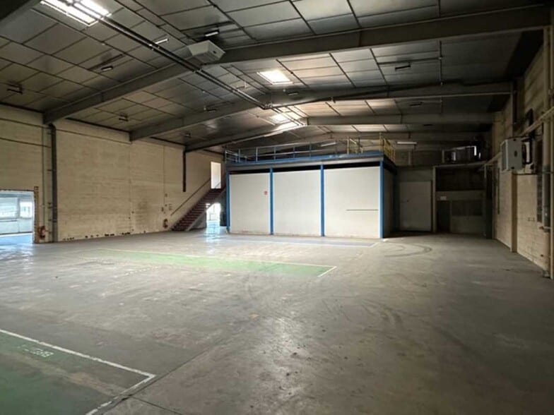Industrial in Dardilly for lease - Interior Photo - Image 3 of 11