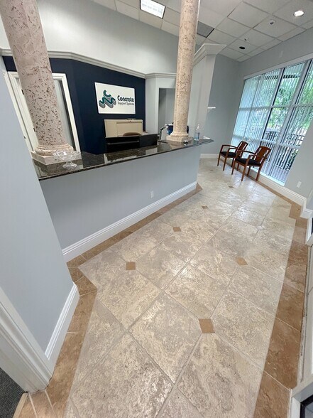 3409 Pelican Landing Pky, Bonita Springs, FL à louer - Photo du bâtiment - Image 3 de 10