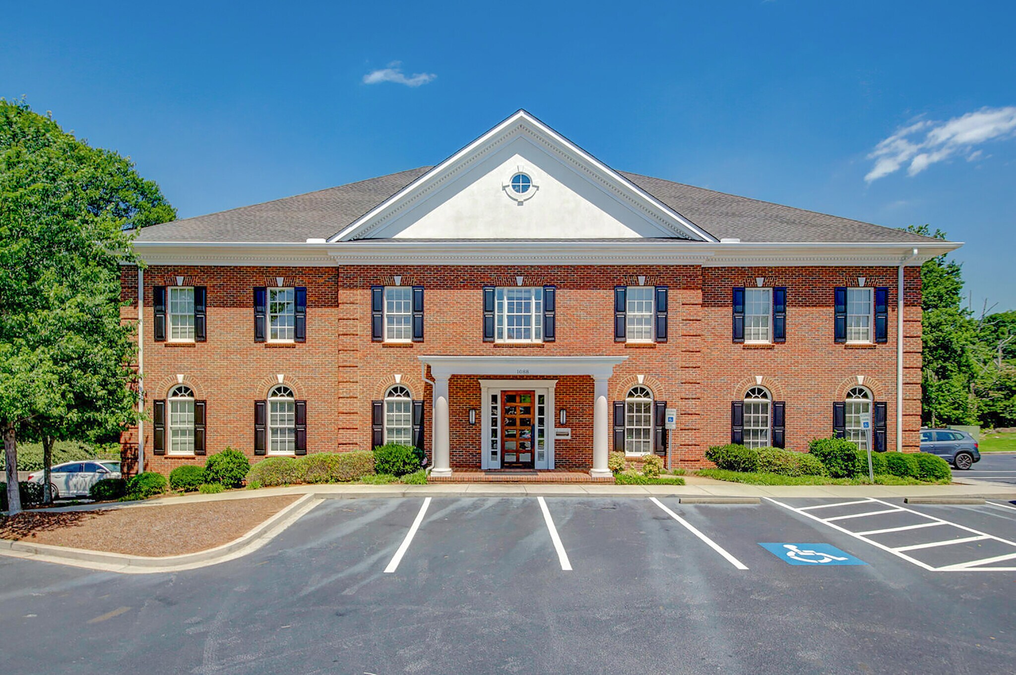 1088 N Church St, Greenville, SC à louer Photo principale- Image 1 de 10