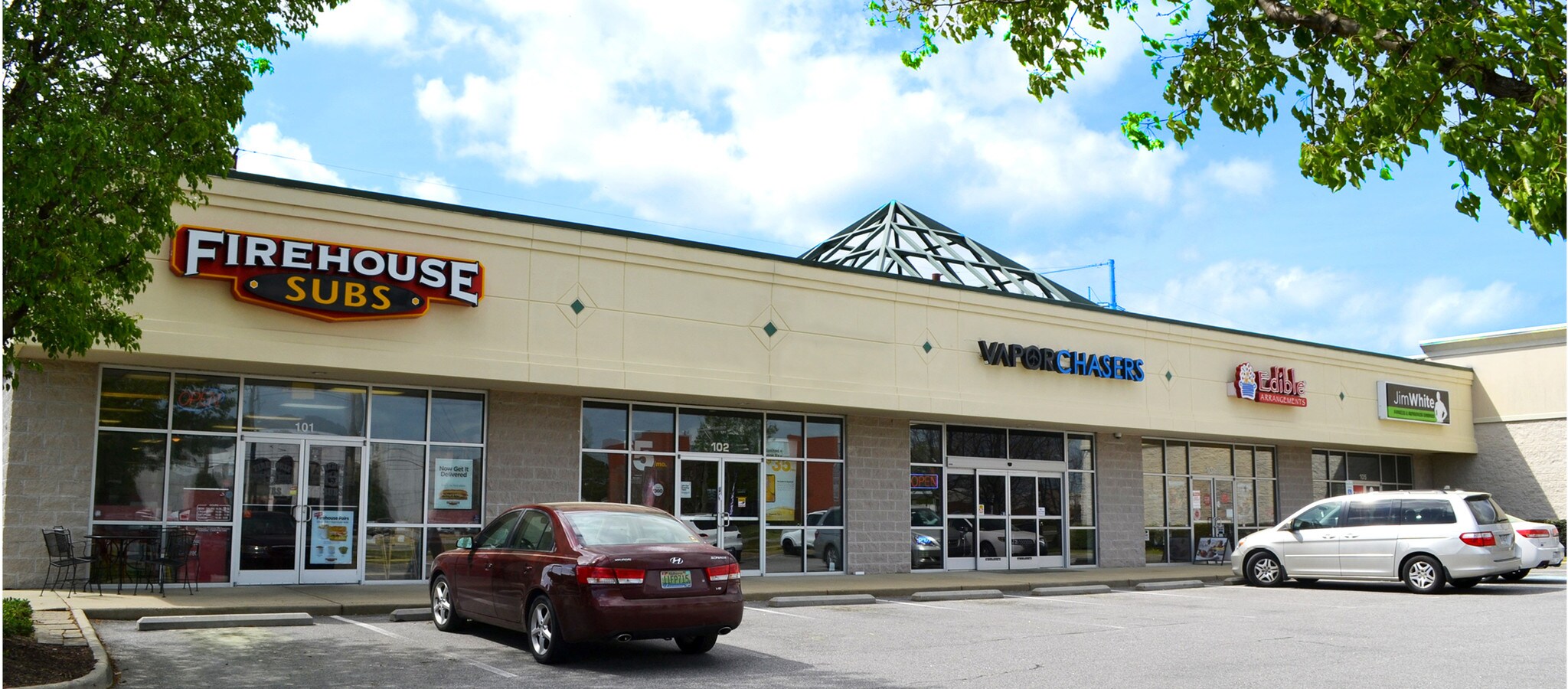 1577 Laskin Rd, Virginia Beach, VA à vendre Photo principale- Image 1 de 1