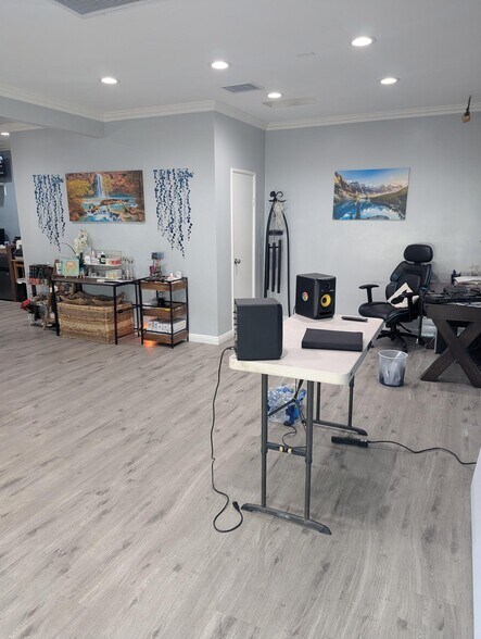 16119 Clark Ave, Bellflower, CA à louer - Photo du bâtiment - Image 3 de 5