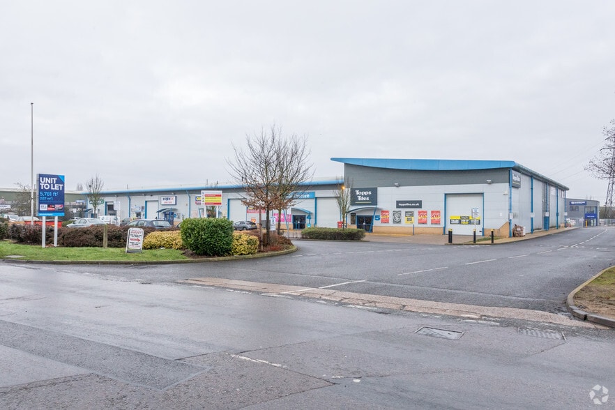 St Peters Rd, Huntingdon for lease - Building Photo - Image 3 of 5