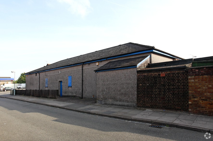 19 Belmont Rd, Erith for sale - Building Photo - Image 2 of 3