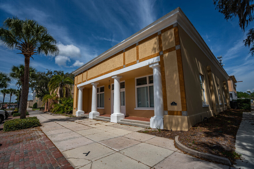 220 W Main St, Tavares, FL à vendre - Photo du bâtiment - Image 1 de 1