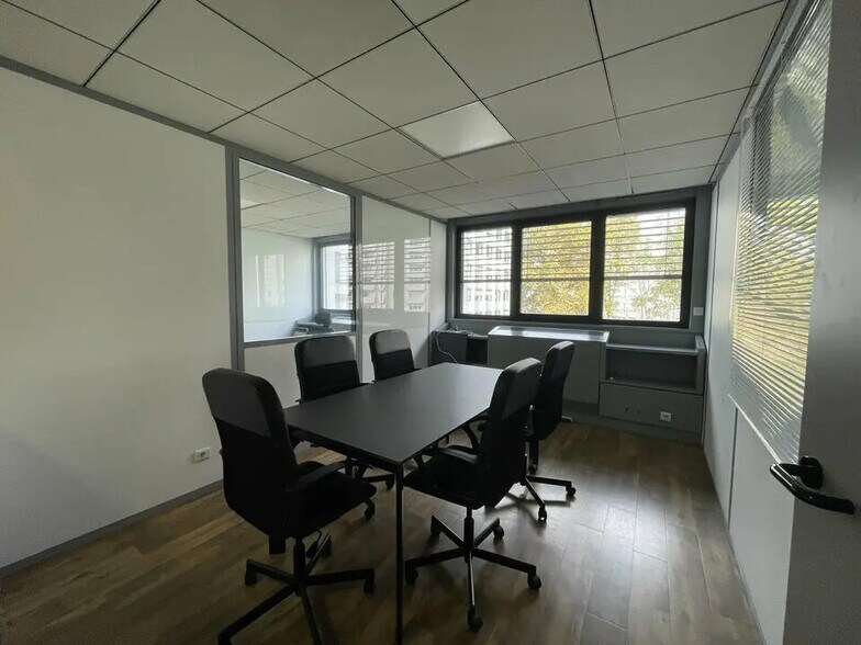 Bureau dans Villeurbanne à louer - Photo intérieure - Image 3 de 7