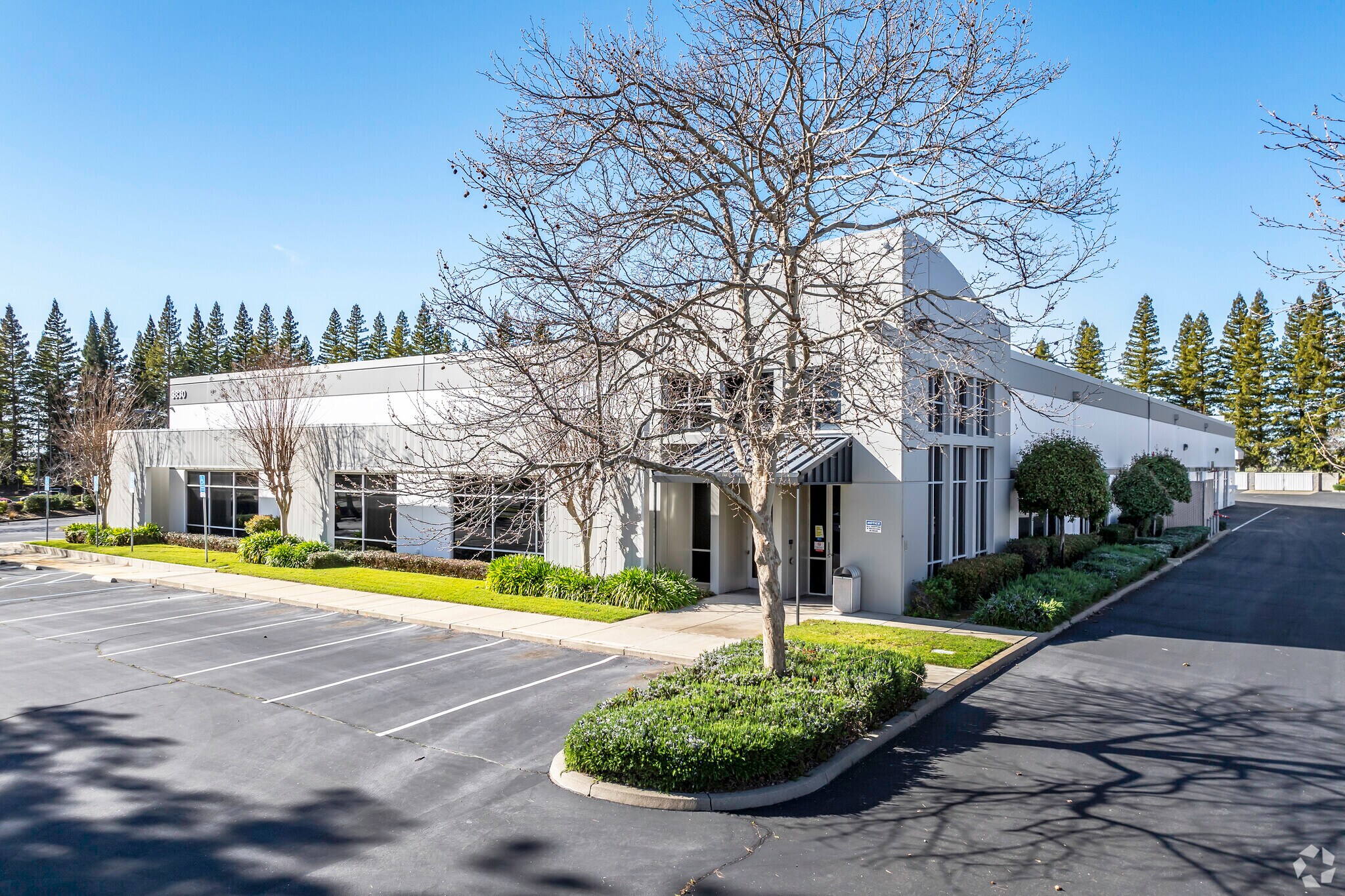 3830 Atherton Rd, Rocklin, CA à louer Photo du bâtiment- Image 1 de 8