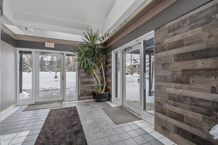 3300 James St, Syracuse, NY for lease - Building Photo - Image 2 of 11