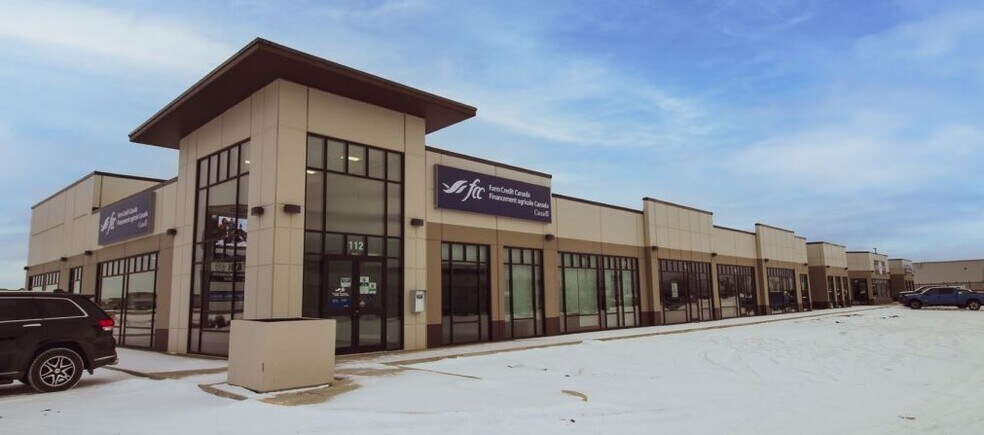 11906 99 Ave, Grande Prairie, AB à louer - Photo du bâtiment - Image 2 de 8