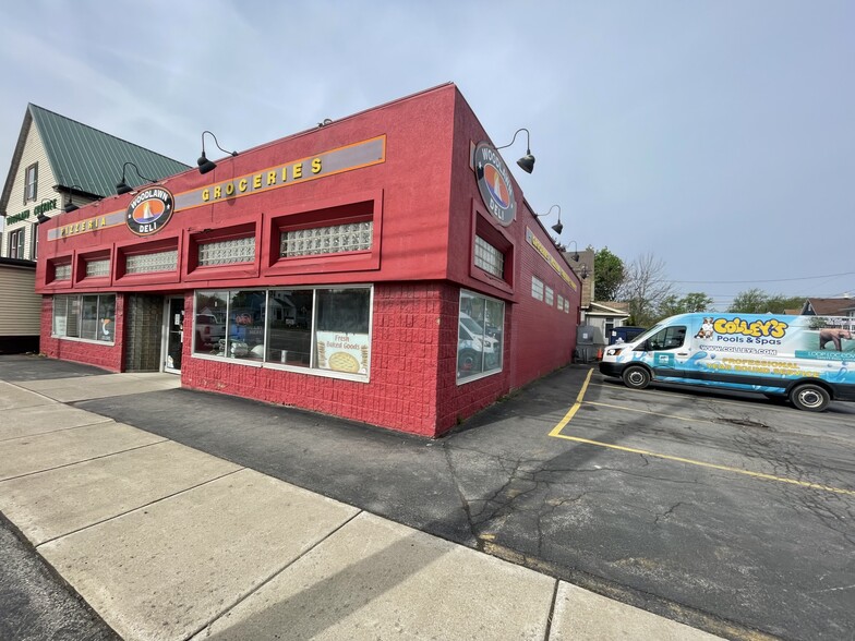 3306 Lake Shore Rd, Buffalo, NY for sale - Building Photo - Image 1 of 5