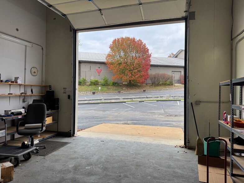 200 Enchanted Pky, Manchester, MO à vendre - Photo intérieure - Image 3 de 11