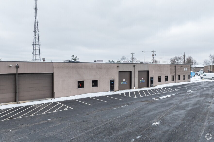 2500 Eldo Rd, Monroeville, PA à louer - Photo du bâtiment - Image 3 de 4