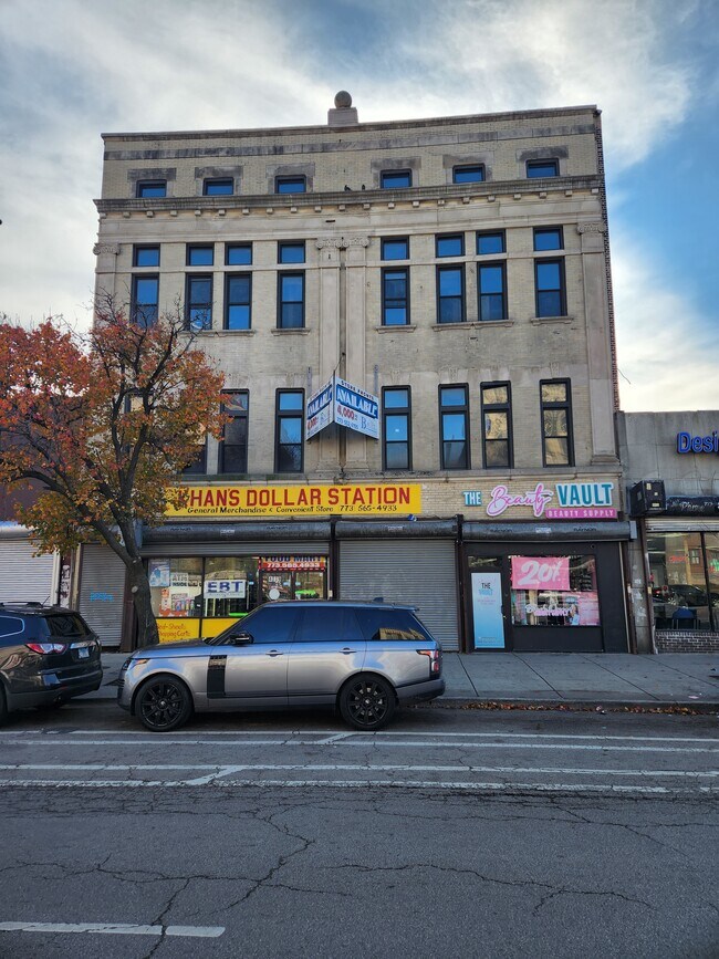 Plus de détails pour 4039-4041 W Madison St, Chicago, IL - Commerce de détail à vendre